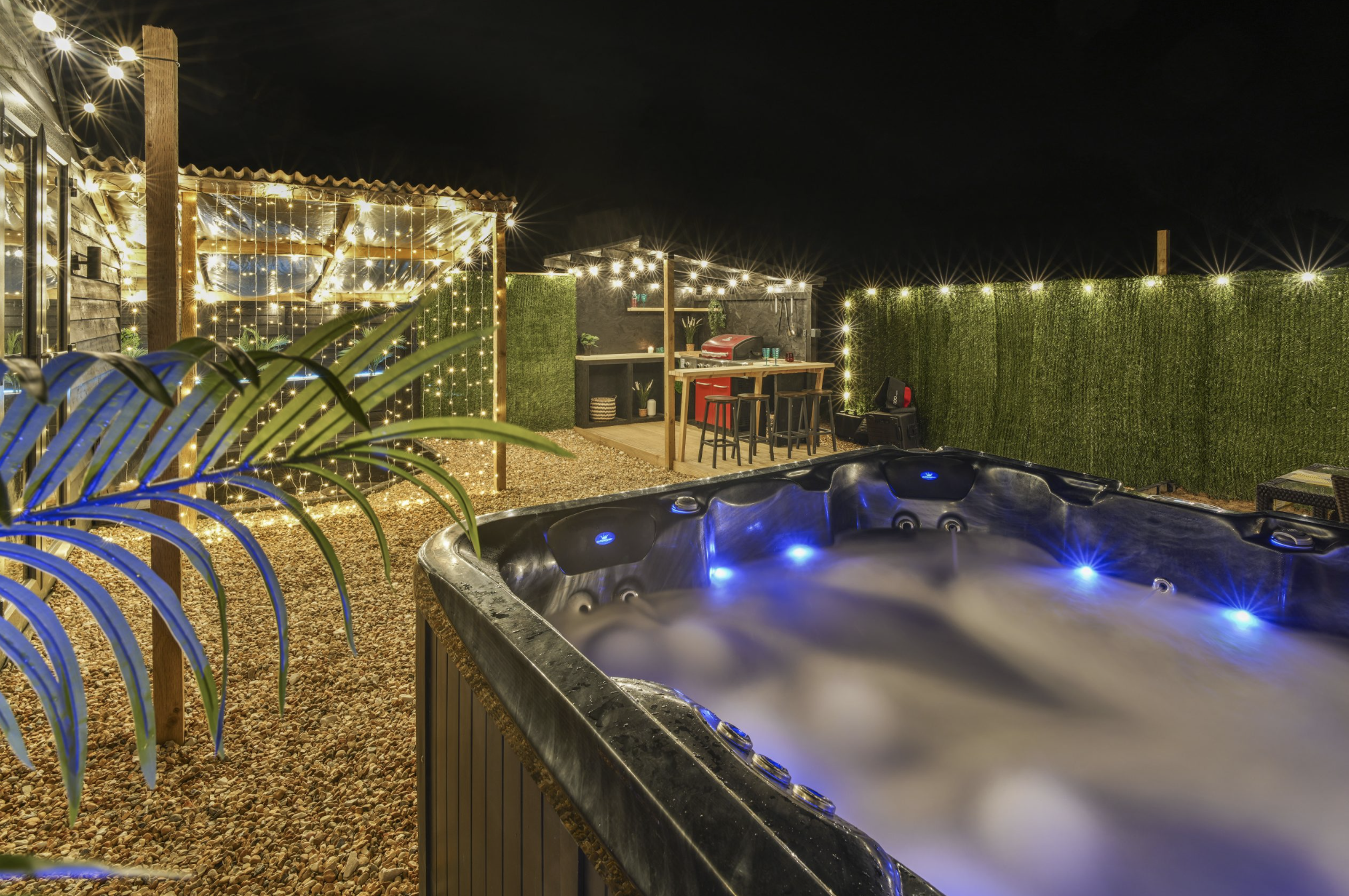 The Lodge - Outside Inn Glamping